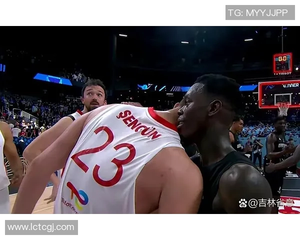 足球巨星亲临NBA赛场感受篮球魅力与激情的完美碰撞